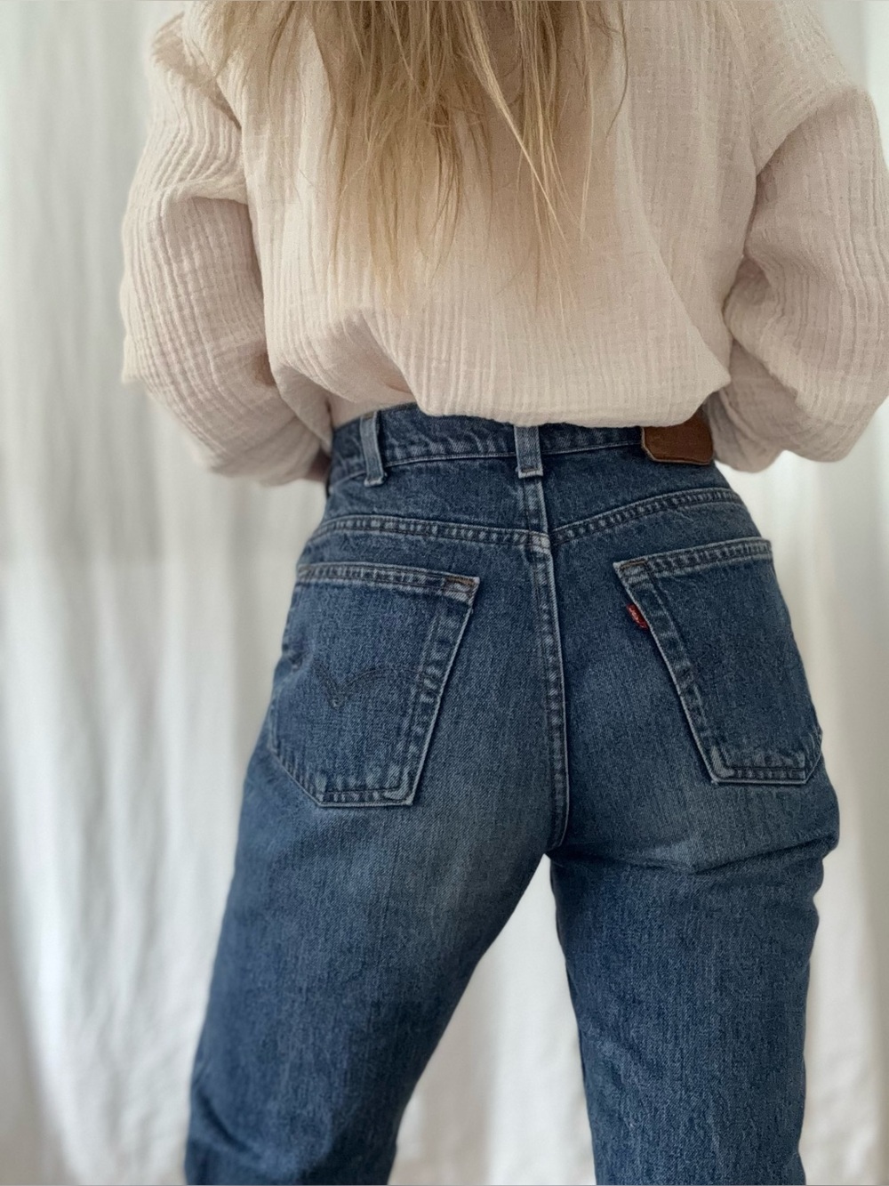 Vintage 1990s Levi’s 531 mid blue faded dark wash high rise tapered leg - Picture 6 of 13